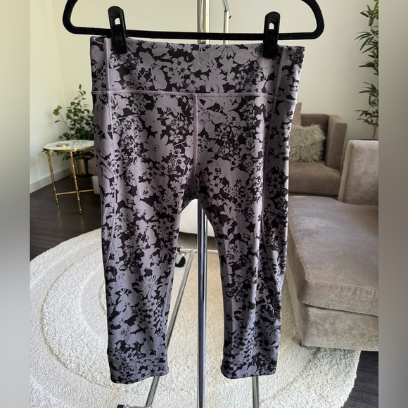 Lululemon All You Do Crop Efflorescent Nebula Floral Black Leggings size 10 - Picture 6 of 14